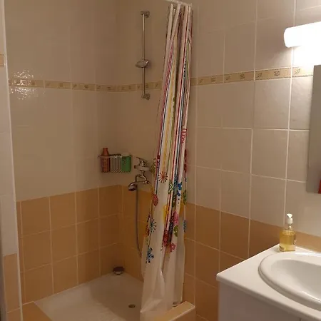 Grand Design A פורנישי